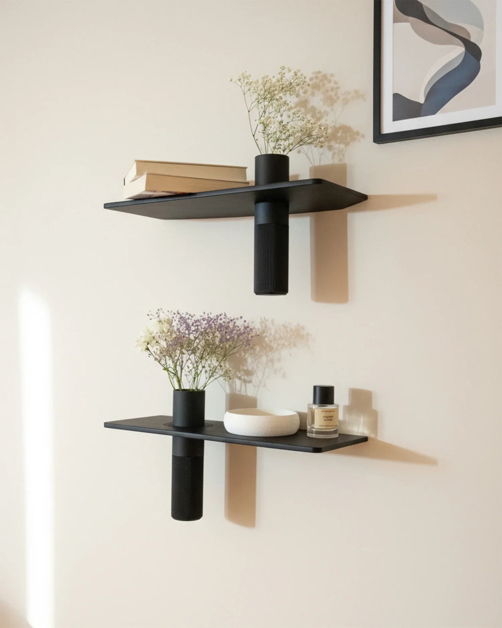 Schwebendes Wandregal Eiche Massiv mit Vase | 50 cm Schwarz geölt