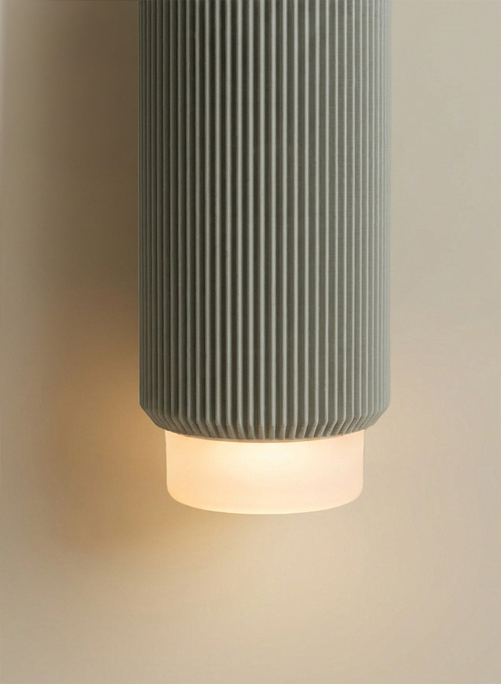 Schwebendes Wandregal Eiche Massiv mit Vase | 50 cm Schwarz geölt