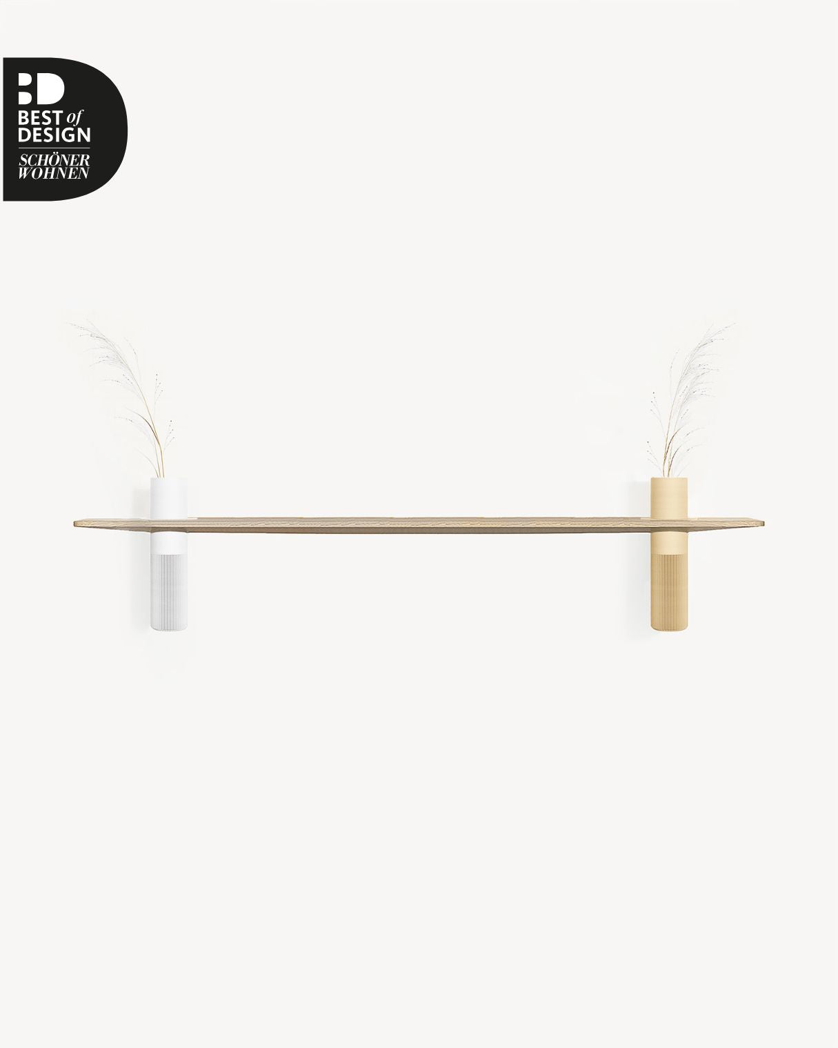 Design Wandregal aus Eiche mit zwei Vasen in Weiß und Beige