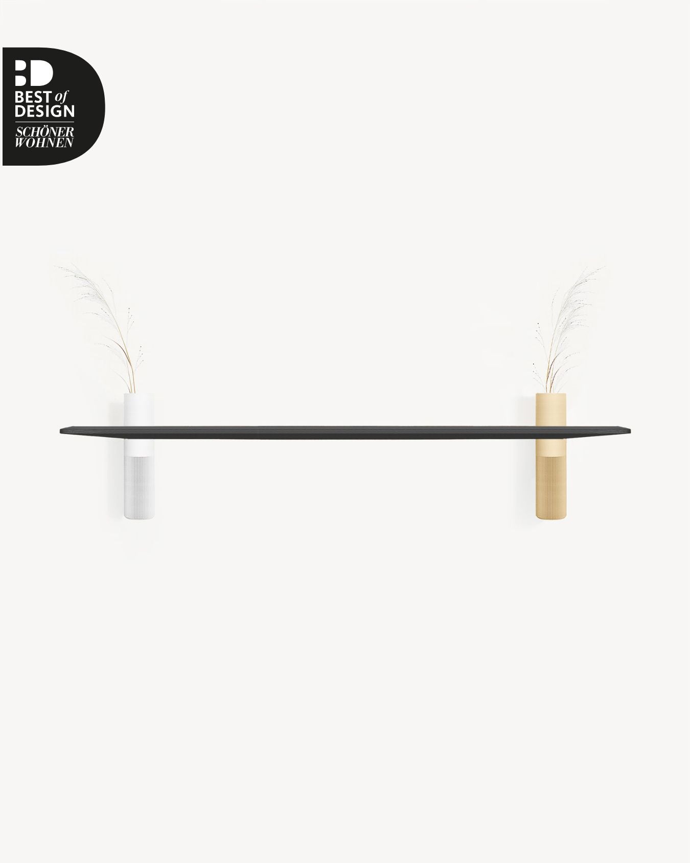 Vaseboard Wandregal Schwarz mit Vasen in Weiß und Beige