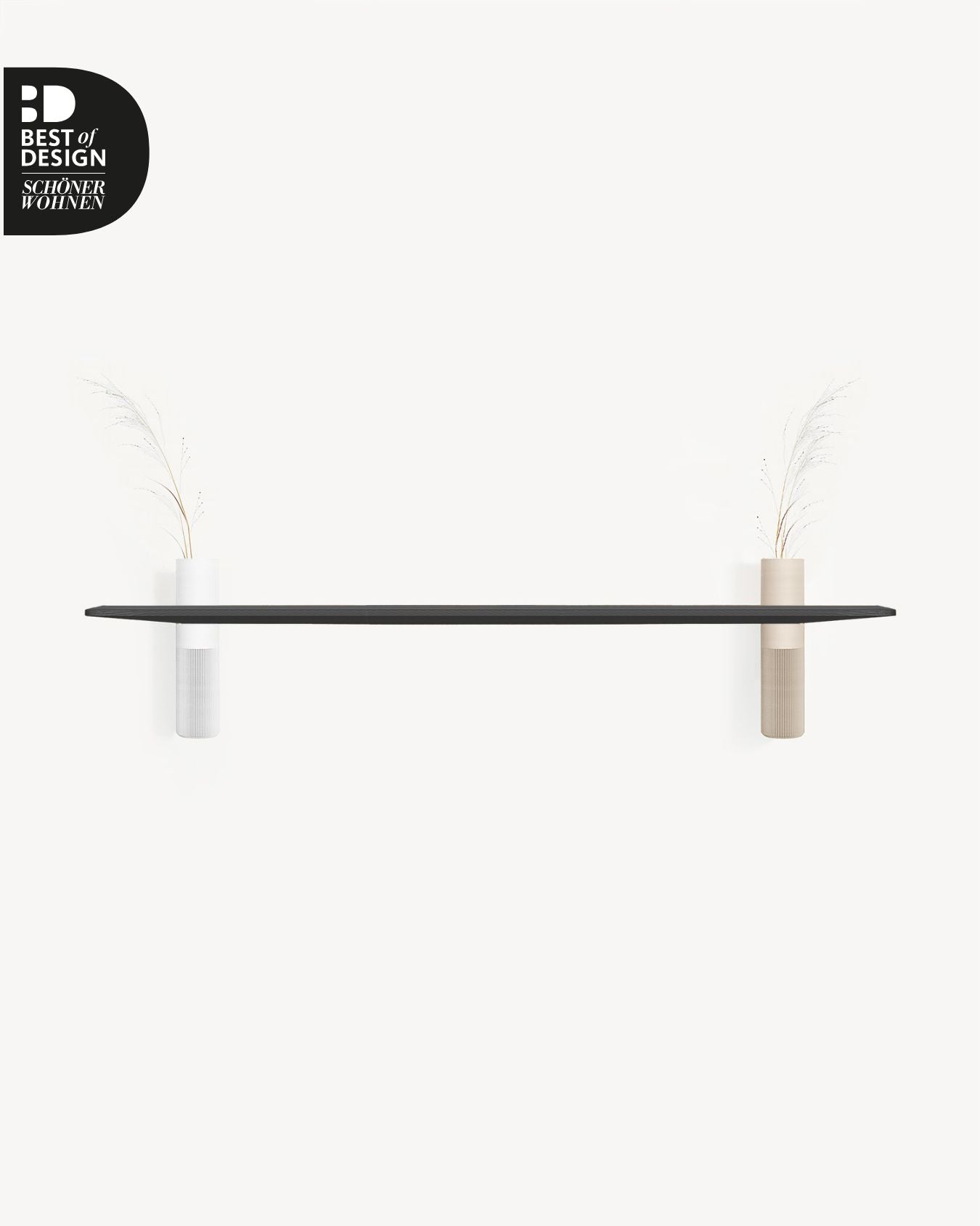 Schwebendes Vaseboard L Schwarz mit zwei Vasen in Beige und Terracotta